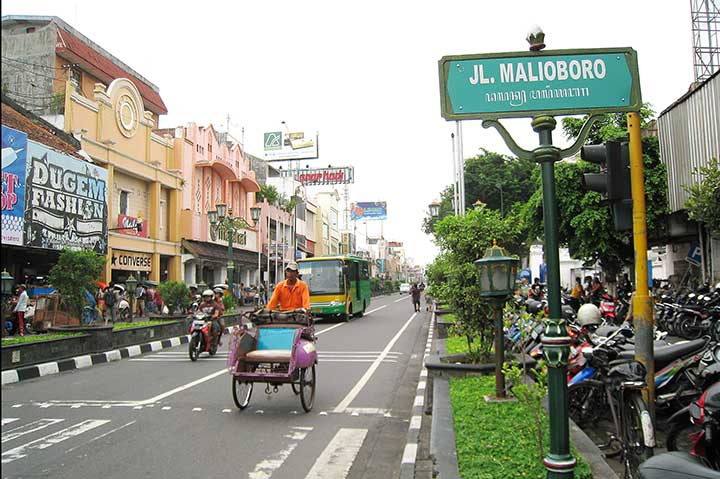You are currently viewing Jalan Malioboro Jogja